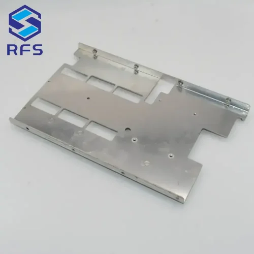 Vervaardiging van op maat gemaakte montageframes van plaatmetaal voor elektronische apparaten - RFS